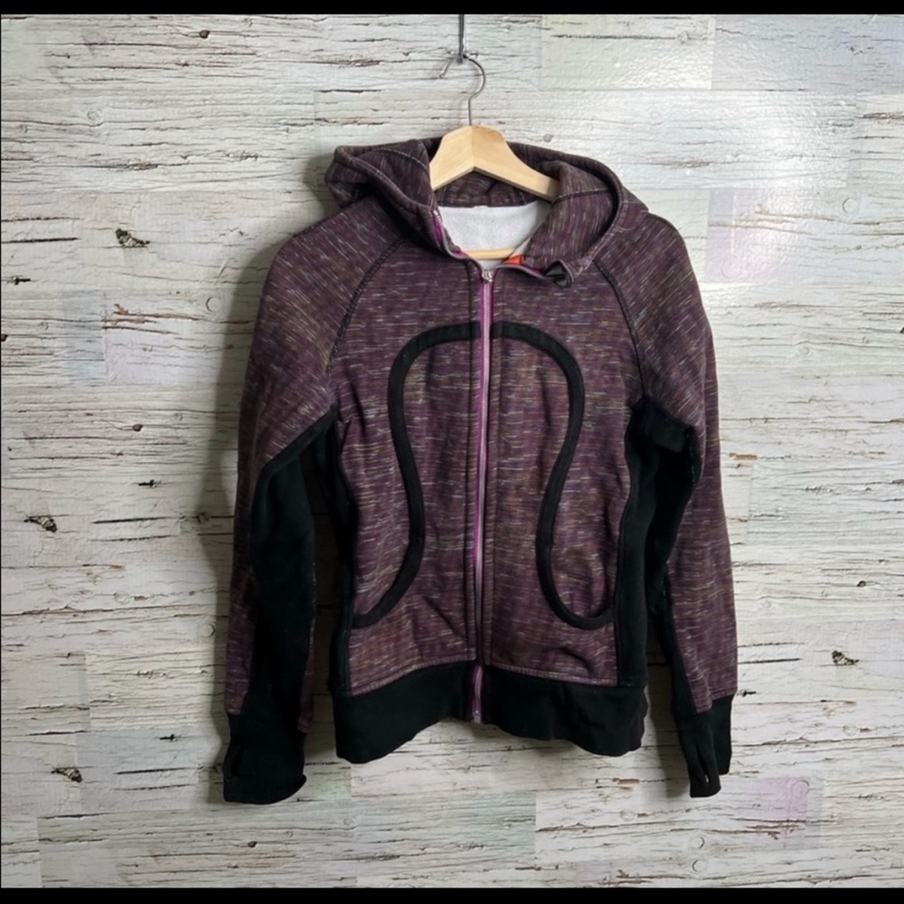 lululemon athletica Scuba Purple and Black Jacket size 8.
Shows signs of wear.